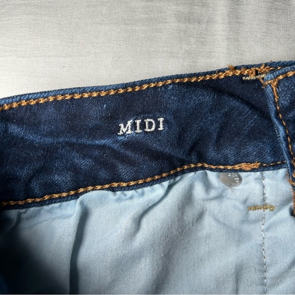 American Eagle distressed reworked dark wash denim shorts women’s size small 6 - Picture 5 of 6